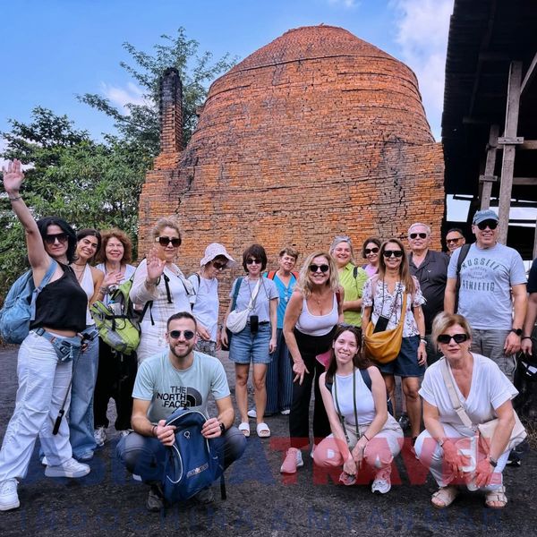 Asiana Travel guests on tour