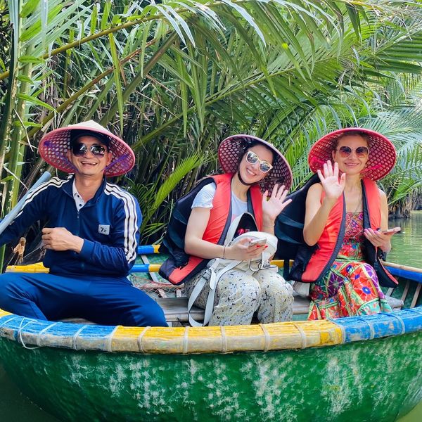 Asiana Travel guests on tour